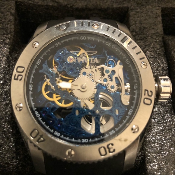 Mens INVICTA Watches with Dive Case - Picture 2 of 4